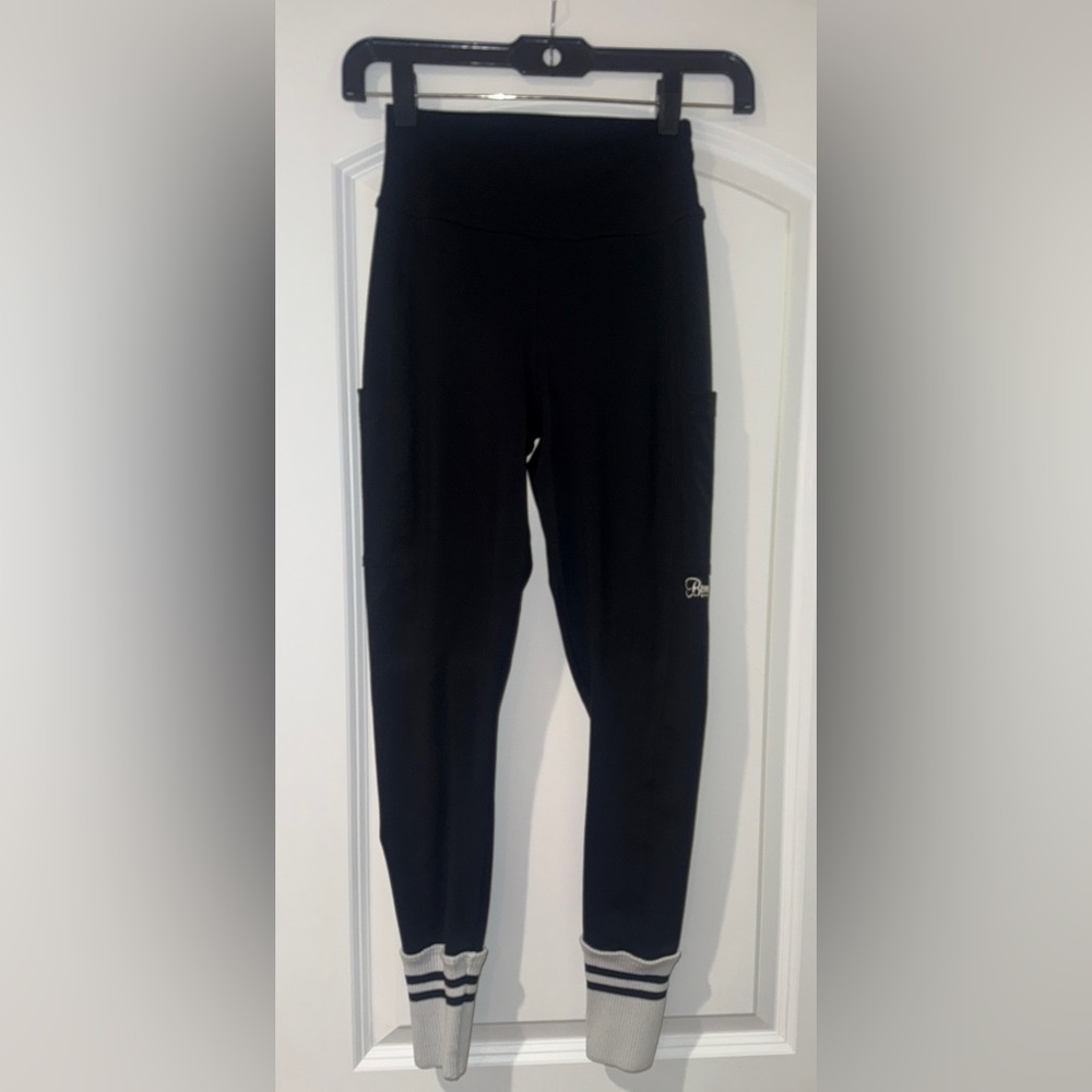 Bombshell ankle sock leggings